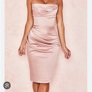 House Cb London. 🎈sale🎈Dress is rose color like a blush color.